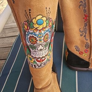 Sherpa lined embroidered Kitson LA boots